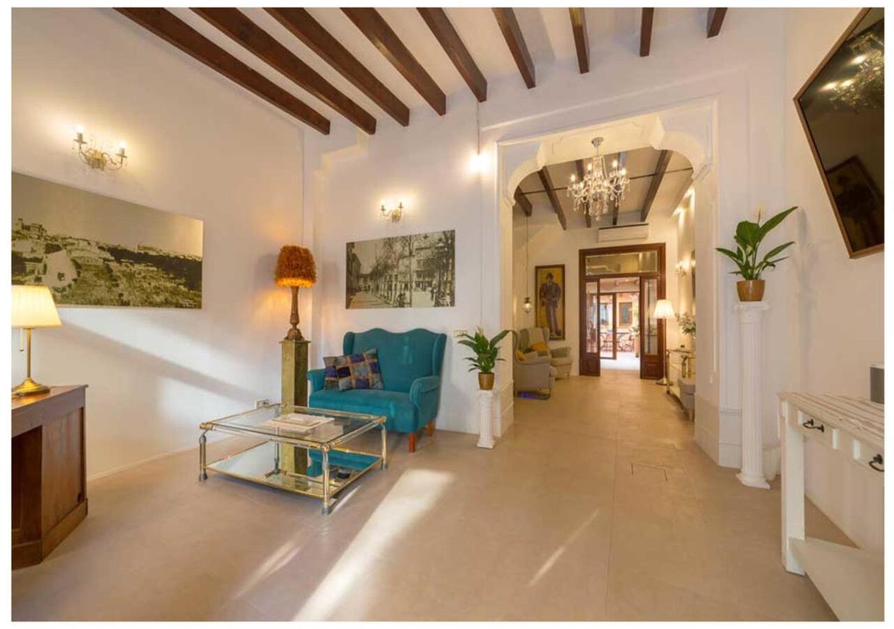 Aparthotel Boutique Hostal Born53 im Stadtkern von Llucmajor, Mallorca Llucmajor  Exterior foto