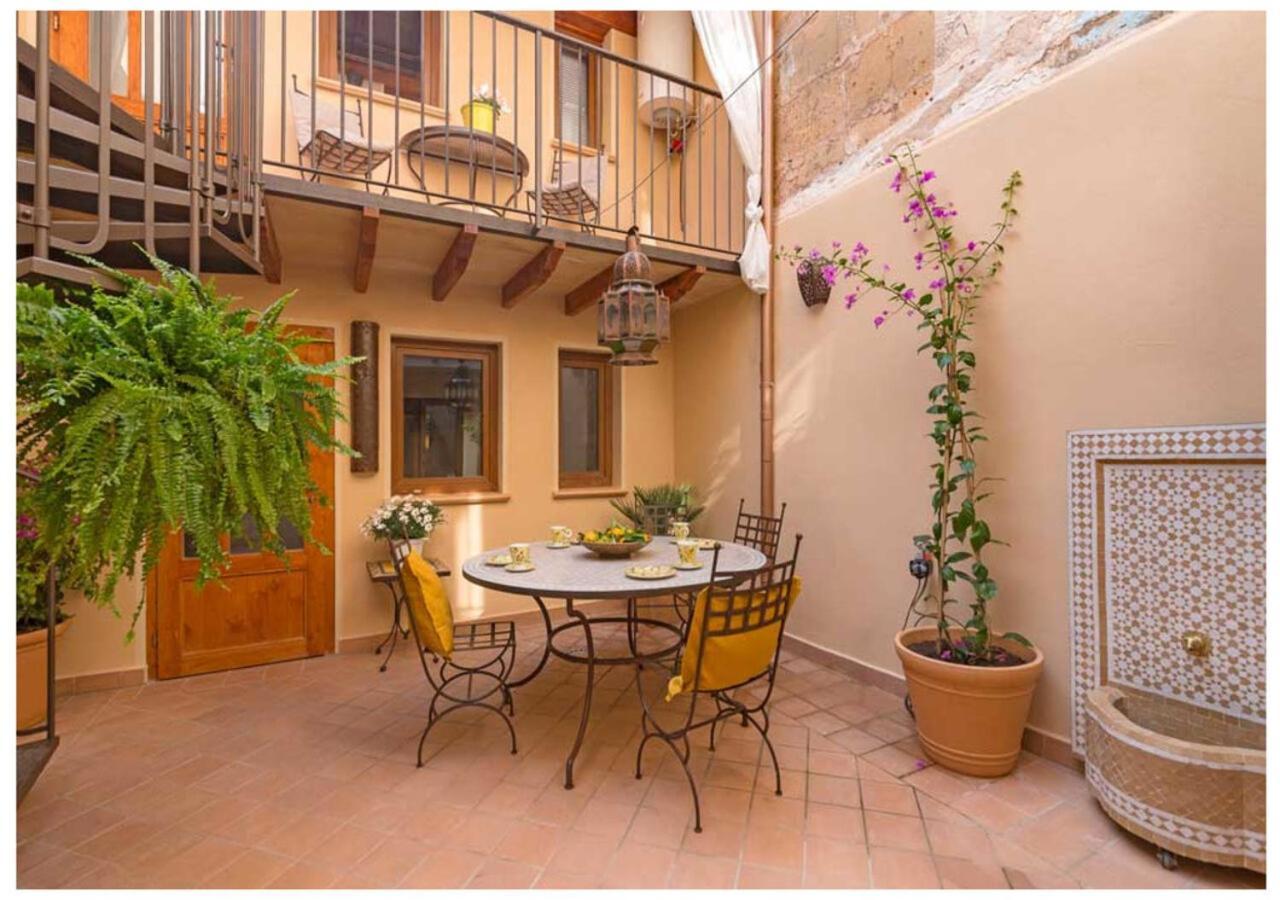 Aparthotel Boutique Hostal Born53 im Stadtkern von Llucmajor, Mallorca Llucmajor  Exterior foto
