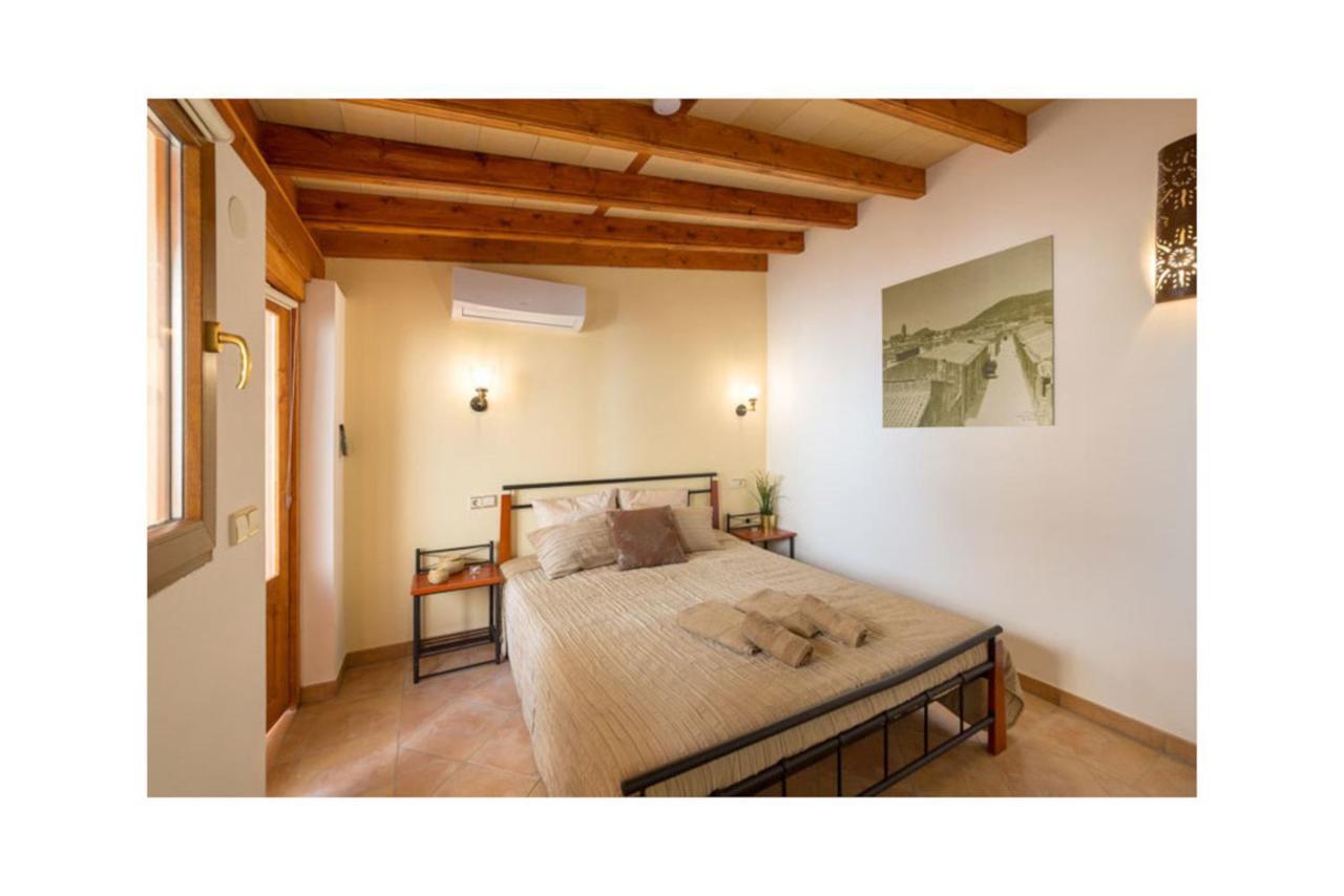 Aparthotel Boutique Hostal Born53 im Stadtkern von Llucmajor, Mallorca Llucmajor  Exterior foto